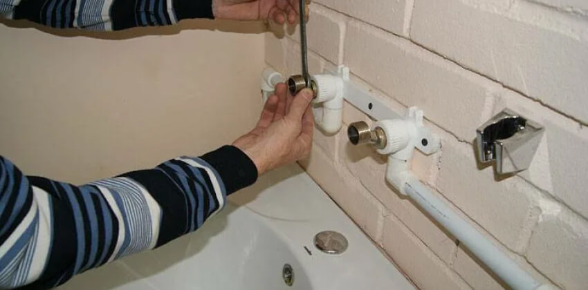Замена эксцентриков смесителя в ванной